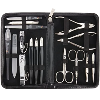 Afbeelding van DREI SCHWERTER 16 delige manicure pedicureset &#039;Cinisello&#039; Hoogwaardige kunstlederen nageletui voor hand en voetverzorging. Kleur: Zwart Inhoud: nagelschaar, nagelknipper, pincet nog veel