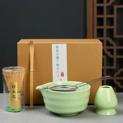 Afbeelding van 5 delige matcha set met bezem en accessoires, theeset inclusief zeef, bezemhouder, bamboe, lepel schaal, perfect voor liefhebbers, lichtgroen