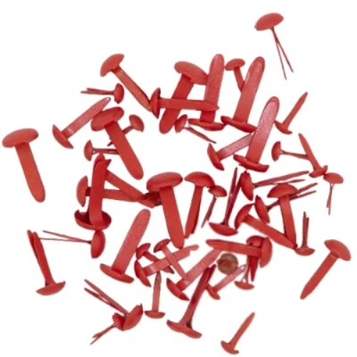 Afbeelding van Craftelier Set van 50 Brads of bindgereedschap in drie verschillende maten, ideaal voor het verfraaien etiketten decoreren kaartprojecten, scrapbooking en andere knutselwerk, rood