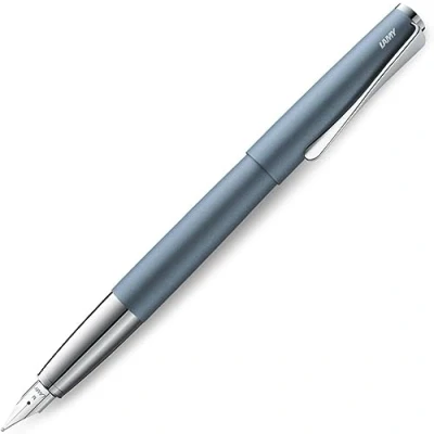 Afbeelding van Lamy 1234853 studio vulpen 66 tijdloze in de kleur Glacier van roestvrij staal en propellervormige clip veerdikte EF