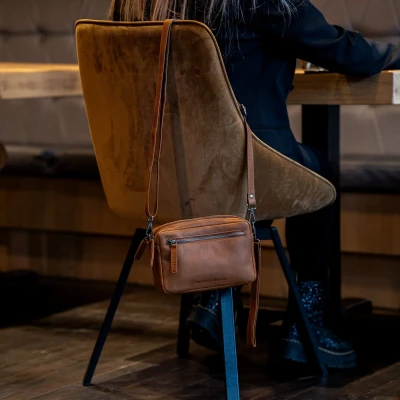 Afbeelding van The Chesterfield Brand Samui Schoudertas cognac