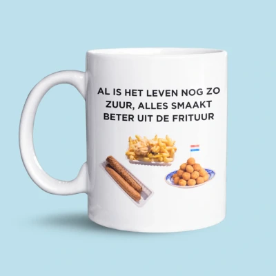 Afbeelding van NietMokken.nl Leuke Mok 325 ml Alles Smaakt Beter Uit De Frituur Humor Grappige Beker met Snacks Cadeautip voor Snackliefhebbers Perfect Thuis of Kantoor Origineel Cadeau Vrienden en Collega&#039;s