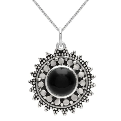 Afbeelding van Zilveren ketting met hanger, zon onyx steen en rijk bewerkte rand