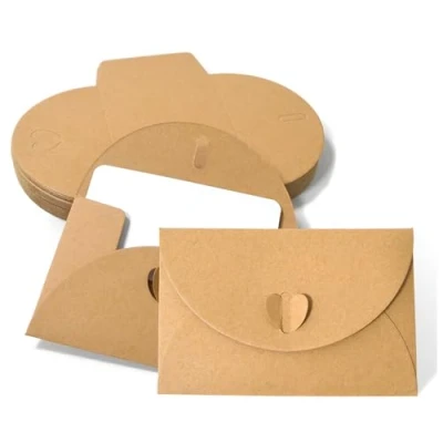 Afbeelding van enveloppen, kraftpapieren cadeaukaartenveloppen met hartsluiting, handgemaakte schattige enveloppen voor wenskaarten, uitnodigingen, verjaardagskaarten (50 stuks)