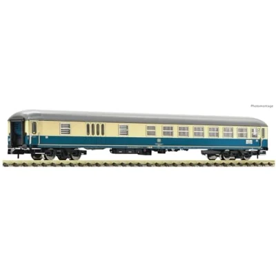 Afbeelding van Fleischmann 6260037 N sneltreinrijtuig 2e klas met bagagebak van de DB bagagedrager, BDms 273
