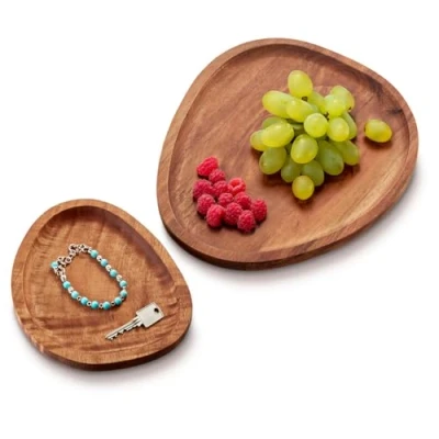 Afbeelding van COM FOUR® 2 delige dienbladenset van acaciahout decoratieve planken in organische vorm serveerschalen houten dienblad maten voor snacks, kaas, worst (2 stuks vrije vorm)