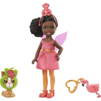 Afbeelding van Barbie Club Chelsea Verkleedpop, 15 cm met Bruin Haar in Flamingopakje Kitten en Accessoires, Cadeau voor kinderen tussen de 3 7 jaar