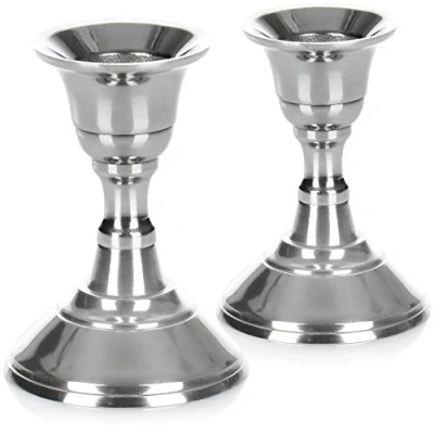 Afbeelding van COM FOUR® 2x kandelaars in elegant design voor een feestelijke tafel klassieke kandelaar bruiloften, jubilea metalen kersttafel lichthouder (8,5 cm rond)