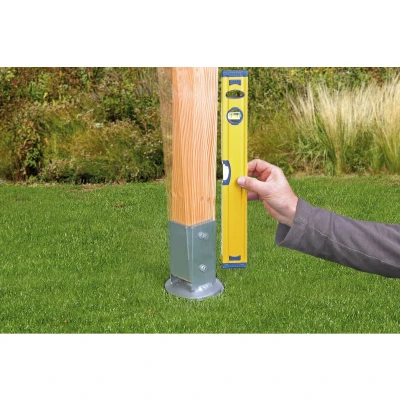 Afbeelding van Alberts 208103 Set van 8 grondhulzen voor vierkante houten palen, met verstelbare pot, thermisch verzinkt, 71 x mm, totale lengte 750 mm