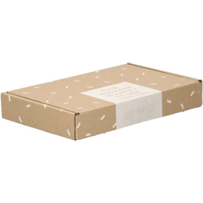 Afbeelding van 100x Brievenbusdoos A6 bruin met cadeauprint en bovenklep 180 x 115 28 mm E golf (± 1,5 mm) Karton Universele verzenddozen