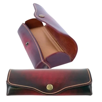 Afbeelding van MIKA 28063104 brillenetui groot van echt leer/zadelleer, etui voor brillen en zichthulpen, brillenbox dames heren, brillenhouder in rood, zonnebrillenetui ca. 16 x 8 3 cm