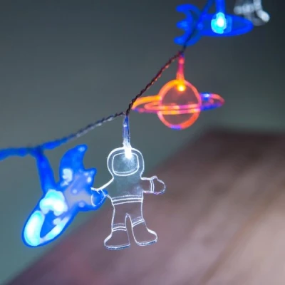 Afbeelding van Lights4fun 12 delige LED acryl heelal lichtketting op batterijen
