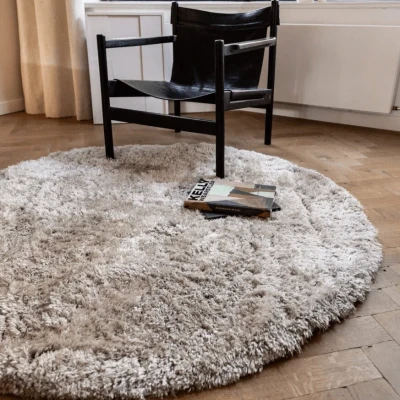 Afbeelding van Rond Hoogpolig vloerkleed Fender wit/creme 240 Ø (XXL) Interieur05