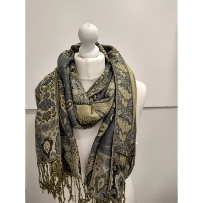 Afbeelding van Lange dames sjaal Everdien paisleymotief grijs zwart wit geel goud groen