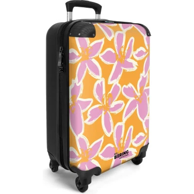 Afbeelding van NoBoringSuitcases.com® Handbagage koffer lichtgewicht Reiskoffer trolley Oranje met roze bloemen Rolkoffer wieltjes Past binnen 55x40x20 en 55x35x25