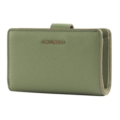 Afbeelding van COCCINELLE Leren portemonnee Metallic Soft Mini Wallet Grained Leather Greenery mintgroen
