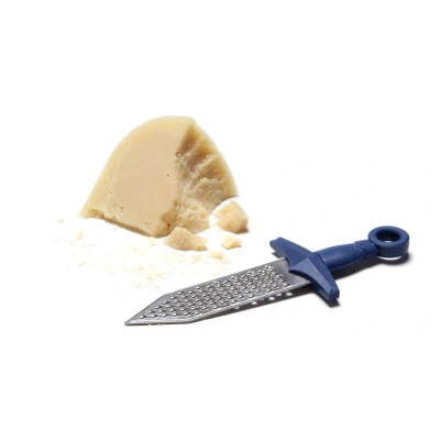 Afbeelding van Peleg Design Kaasrasp Gratiator Zwaard Blauw 20.5x7.6x1.4cm