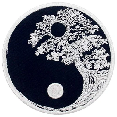 Afbeelding van Geborduurde patch in de vorm van een boeddhistische boom Zen Yin Yang, om op te naaien of plakken met strijkijzer