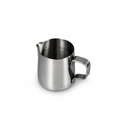 Afbeelding van YOUZiNGS Melkkannetje van roestvrij staal om op te schuimen, melkkan 150 ml, melkopschuimer voor koffie, melkschuim, barista opschuimkannetje, café, kleur: hoogglans zilver, merk
