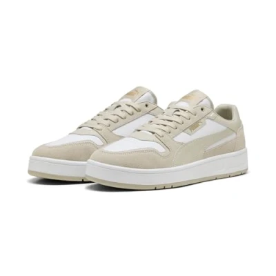 Afbeelding van PUMA Uniseks Court Classic Street SD Sneakers, Wit Desert Dust Goud, 48 EU