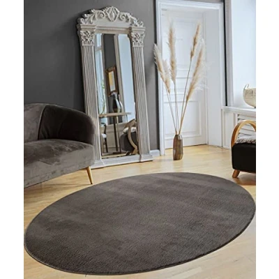 Afbeelding van Vloerkleed voor woonkamer of slaapkamer in anthracite 140x200 cm Modern en zacht kortpolig tapijt Ovaal Antislip onderkant Wasbaar tot 30 Graden Rug for bedroom or living room RELAX kleed by The Carpet