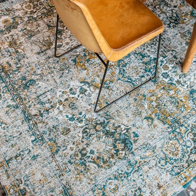 Afbeelding van Vintage vloerkleed Antiquarian Bakhtiari Okergeel 9127 200x280 Louis de Poortere