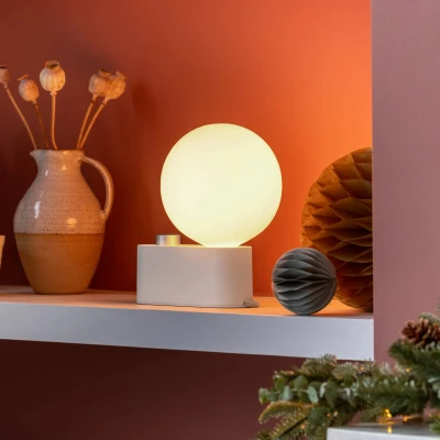 Afbeelding van Tala tafellamp Alumina, globe, dimbaar, krijtwit