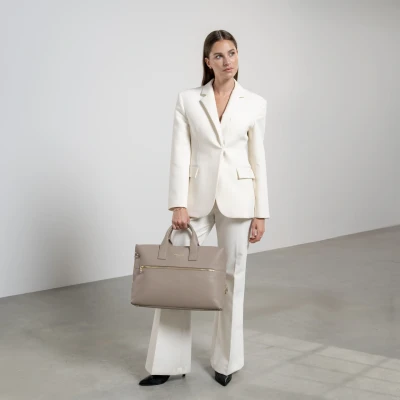 Afbeelding van Isabel Bernard Laptoptas, Dames, Maat: One Size, Taupe