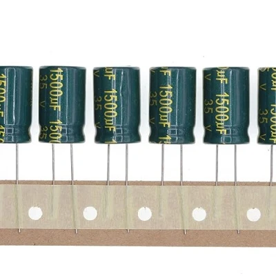 Afbeelding van 20 stuks 35 V 1500UF elektrolytische condensator van aluminium, plug in, 13 x 21 mm, mm