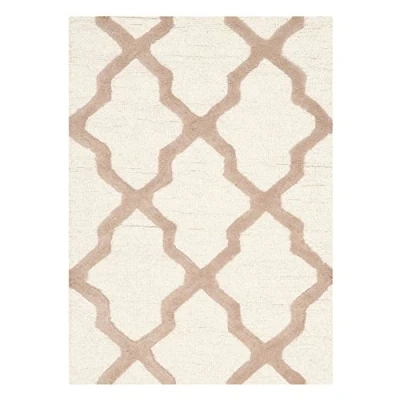 Afbeelding van SAFAVIEH Geometrisch tapijt voor woonkamer, eetkamer, slaapkamer Cambridge Collection, korte pool, ivoor en beige, 76 x 244 cm