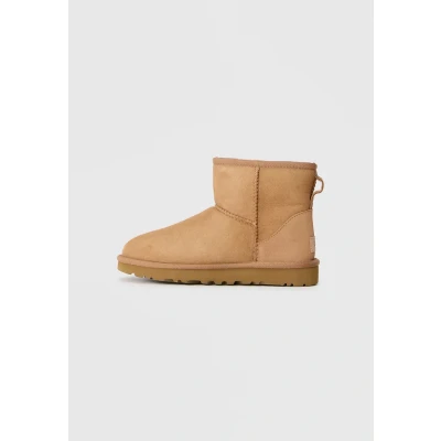 Afbeelding van UGG Women Classic Mini II Chestnut Schoenmaat 36