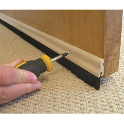 Afbeelding van STORMGUARD 02SR0320838WO 838 mm onderkant van de deurborstel strip tochtstopper hout, zwart, (2&#039;9&quot;)