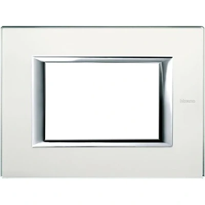Afbeelding van Legrand axolute afdekraam mat glas recht 3 modules btha4803vsa
