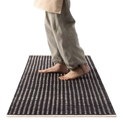 Afbeelding van HOMELEVEL loper tapijt voor keuken 60 x 180 cm Antislip vloerkleed 100% katoen Keukenloper wasbaar Ook in de gang Beige en zwart