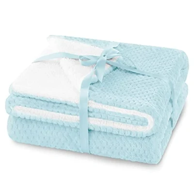 Afbeelding van AmeliaHome Knuffeldeken 70x150 cm delicate quilten Sherpa lamsvel look woondeken Shleepy lichtblauw