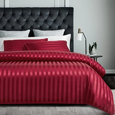 Afbeelding van Satijn beddengoed 200 x 220 cm rood zijdeglans gestreept set 3 delig hoogwaardig luxe dekbedovertrek met verborgen ritssluiting en 2 kussenslopen 80 cm, wijnrood
