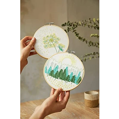 Afbeelding van DMC Woodland Walk Mindful Making Borduurpakket
