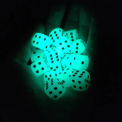 Afbeelding van Smartdealspro 10 Pack D6 Zeszijdige 14mm Glow In the Dark Dobbelsteen Die (14mm)