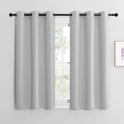 Afbeelding van NICETOWN Gordijnen met inslagringen, ondoorzichtig, korte gordijnen, voor slaapkamer, set van 2, thermische 137 x 107 cm (h b), lichtgrijs