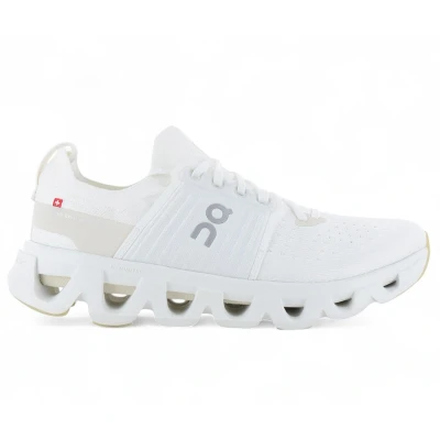 Afbeelding van On Cloudswift 4 Hardloopschoenen voor op de weg White cream, Dames, Maat: 38, cream Polyester