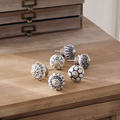Afbeelding van LOBERON Kastknoppen set van 6 Giéville wit/blauw