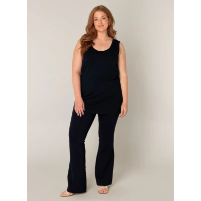 Afbeelding van BASE LEVEL CURVY Amina Top Dark Blue maat 3(52)