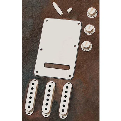 Afbeelding van Fender Strat Accessory Kit Parchment Gitaaronderdeel
