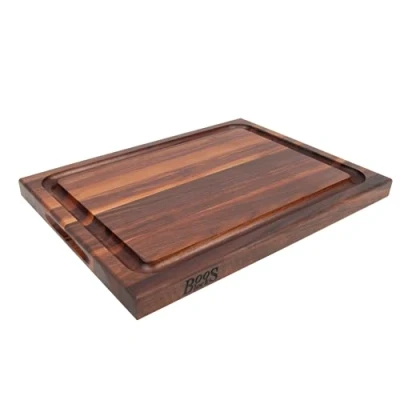 Afbeelding van Boos Block BBQ Walnoothout snijplank sapgoot zijdelingse handgrepen professionele geschikt voor levensmiddelen 46 x 31 4 cm