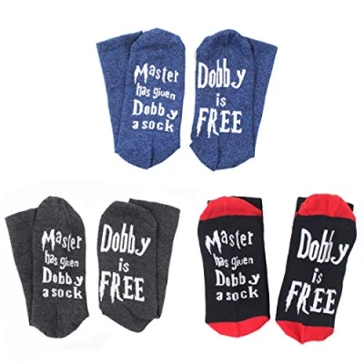 Afbeelding van Simoda 4 paar nieuwigheid sokken grappig gezegde Dobby is gratis gebreide woorden crew katoenen voor dames heren cadeau, 3 paar, Medium
