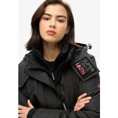 Afbeelding van Superdry Vrouwen Mountain Windbreaker met Capuchon Zwart Grootte: 44