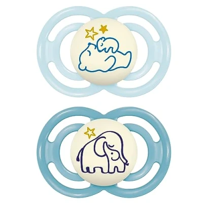 Afbeelding van MAM Perfect Night Fopspeen in set van 2, oplichtend het donker, tandvriendelijke babyfopspeen duurzame en bio hernieuwbare materialen, met fopspeenkist, 16+ maanden, beer/olifant