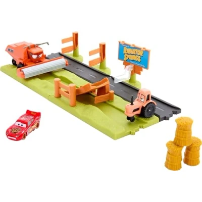 Afbeelding van Polly Pocket Barbie Dreamhouse Compacte Speelset, Poppenhuis speelset met 3 Minipoppen, 1 Puppy, 11 Accessoires, Lift en Zwembad, HWP11