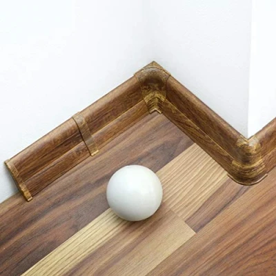 Afbeelding van [DQ PP] PVC binnenhoek voor plinten in laminaat look, 62 mm, gebrande eik