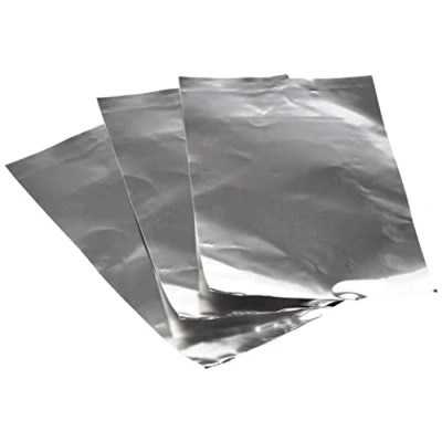 Afbeelding van Rayher Reliëffolie, metallic folie, dun aluminium, aan beide zijden zilver, 20 x 30 cm, dikte 0,15 mm, zak 3 vellen, voor het versieren van kaarten, knutselen 3D decoraties, 2707022